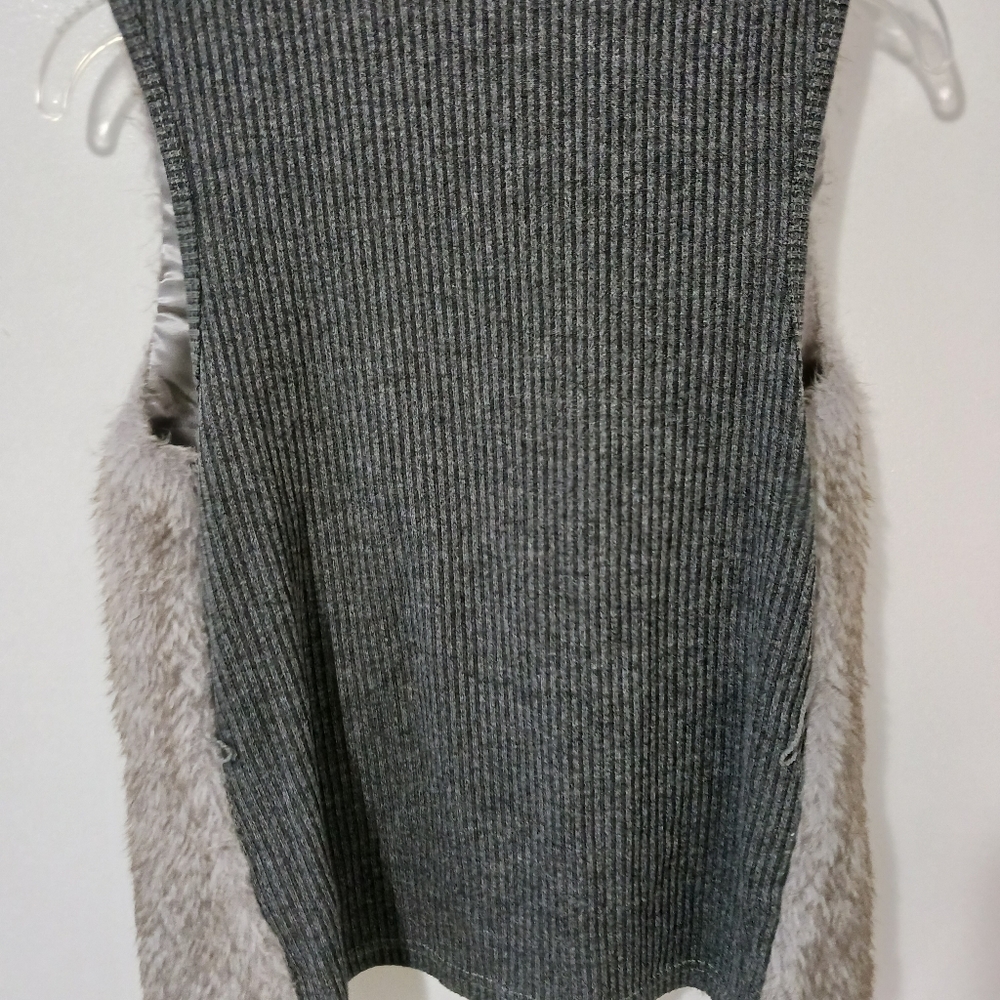 girls Beauties gray f a u x fur open front vest size medium color gray - Picture 2 of 4